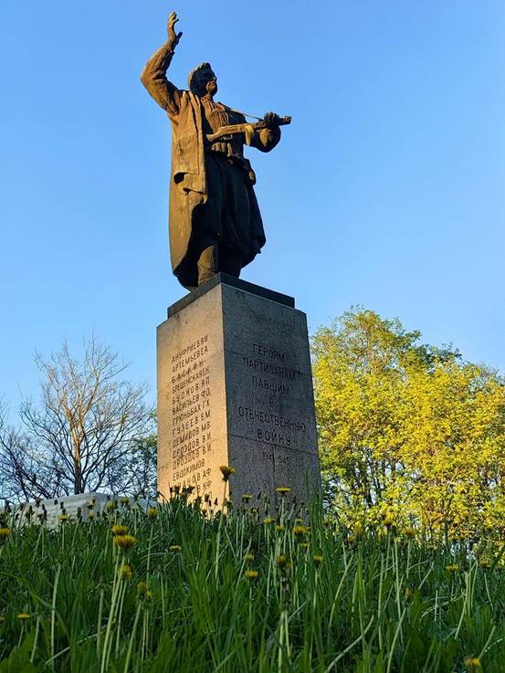 Мемориал героям-партизанам в г. Кингисеппе